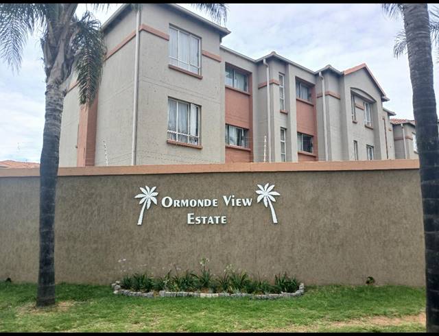 2 bed property for sale in AEROTON